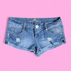 Almost Famous Y2k Low Rise Lightwash Denim Short Shorts ~ Size 10